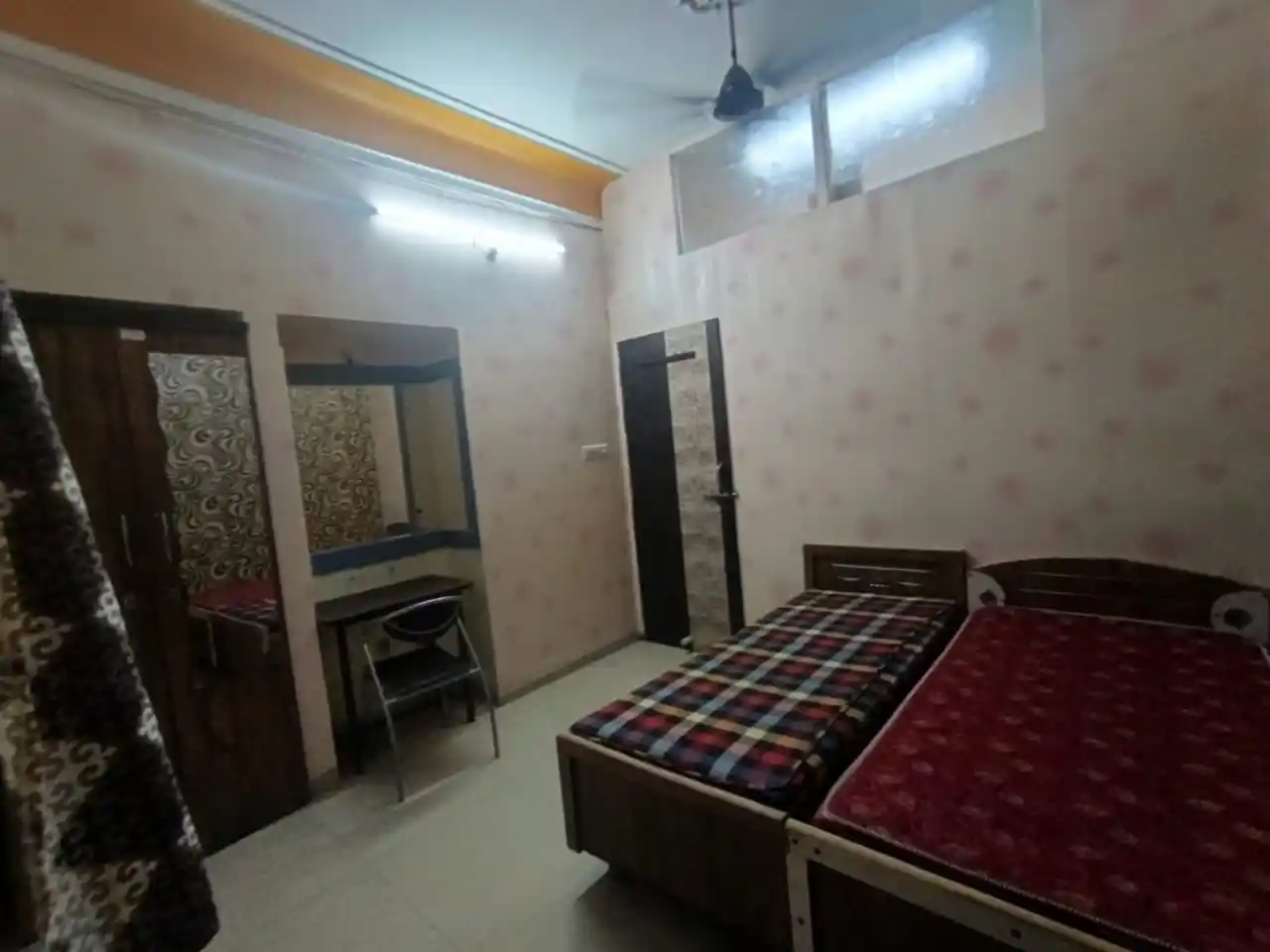 Spacious smart classroom